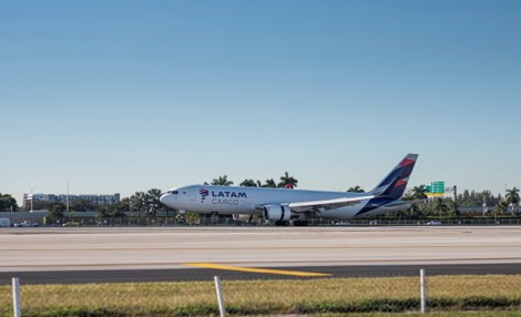 LATAM_plane_2.jpg